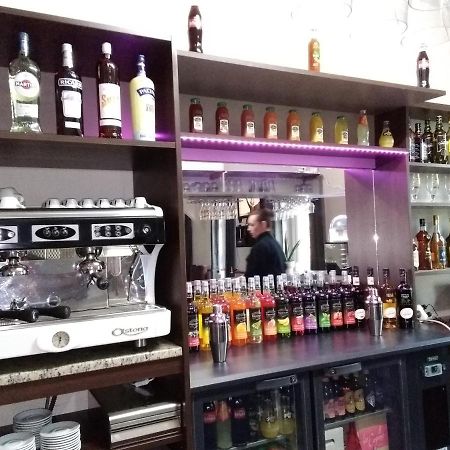 Saint-Paul-du-Bois L'Entracte酒店 外观 照片